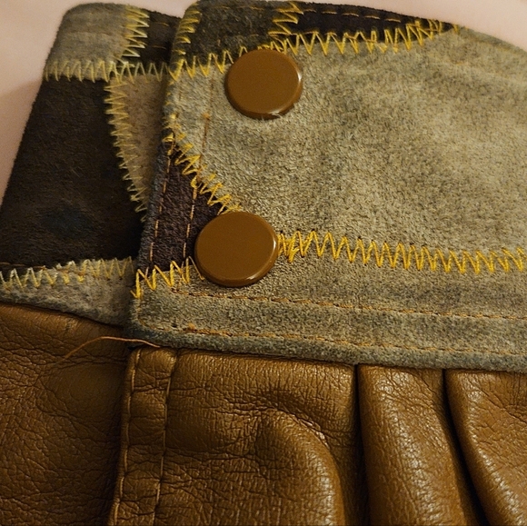 Vintage faux leather and suede it's jacket. Rare find! Good condition - Picture 5 of 7